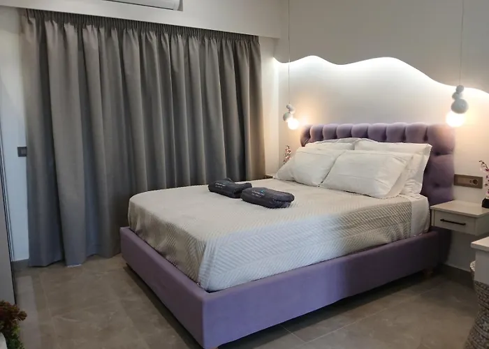 Olympian Gods Apartahotel