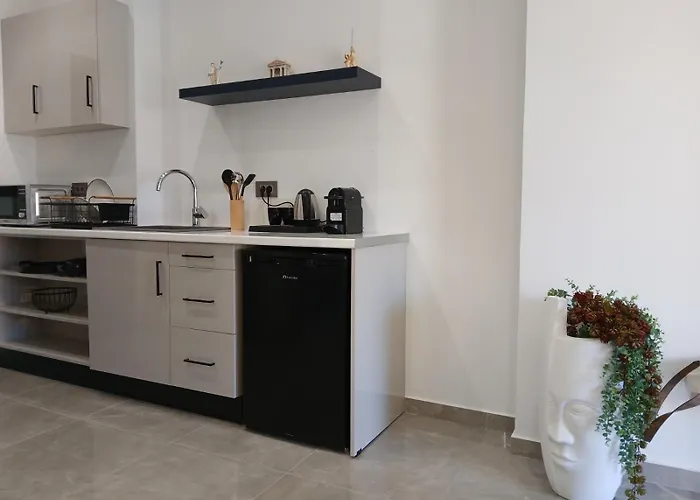 Olympian Gods Apartahotel